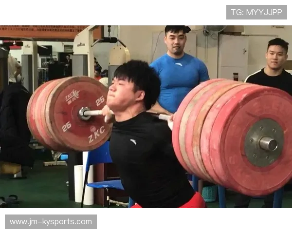 举重运动员训练营家庭参与活动成常态,举重运动员体能训练 举重运动员训练营家庭参与活动成常态,举重运动员体能训练
