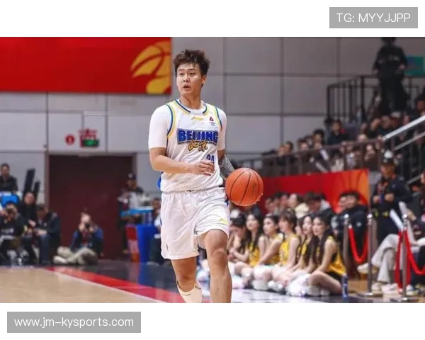 替补席上的球员因嘲笑裁判被罚出场,他甚至没有上场 替补席上的球员因嘲笑裁判被罚出场,他甚至没有上场